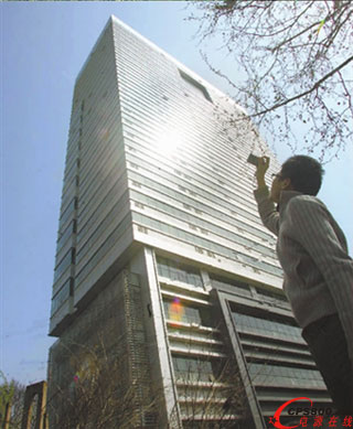 �����ׂ�̫��ܹ��Ļ��LED����ϵ�y�Ĵ�B��ʽ�\��