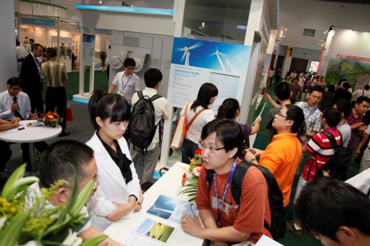 臺達展區吸引眾多專業人士駐足詢問產品相關訊息