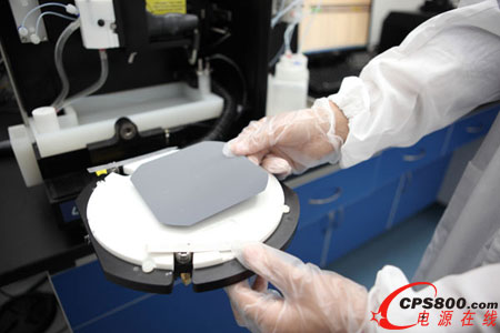 ��̫��ܹ����IQ-Cells����Ո�Ʈa