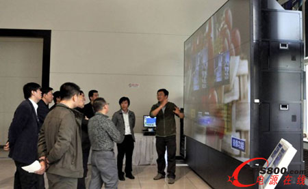 工程師介紹采用DVCS分布式顯示的DLP拼接大屏幕產品