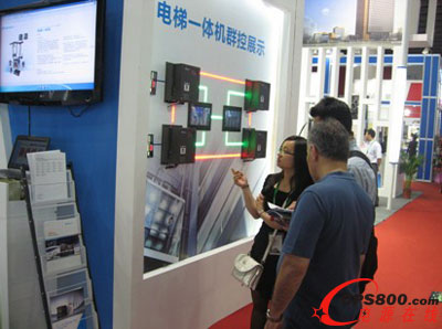 專業(yè)觀眾對展示產(chǎn)品興趣盎然