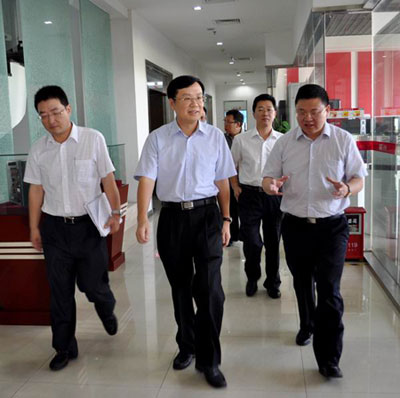 ���Ƹ����L(zh��ng)��ǰ���У���������ӛ���󣩵��ں�˼ģ�����L(zh��ng)���ң�����ͬ���^��˾