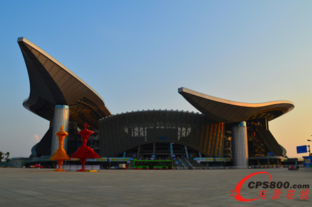 �����UPS�������͇��H�w��ِ��