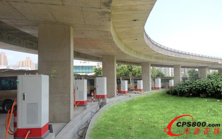 ���A��ʢ늄���܇���ϵ�y�������������д���Gɫ���������ӱ�