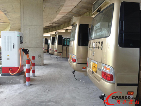 ���A��ʢ늄���܇���ϵ�y�������������д���Gɫ���������ӱ�