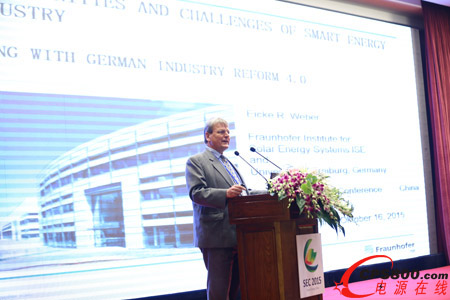 �����ڶ�����̫���ϵ�y�о������L�f������ 